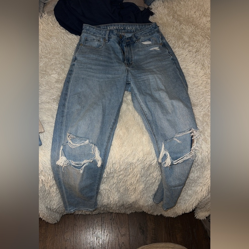 American Eagle Mom jean size 2